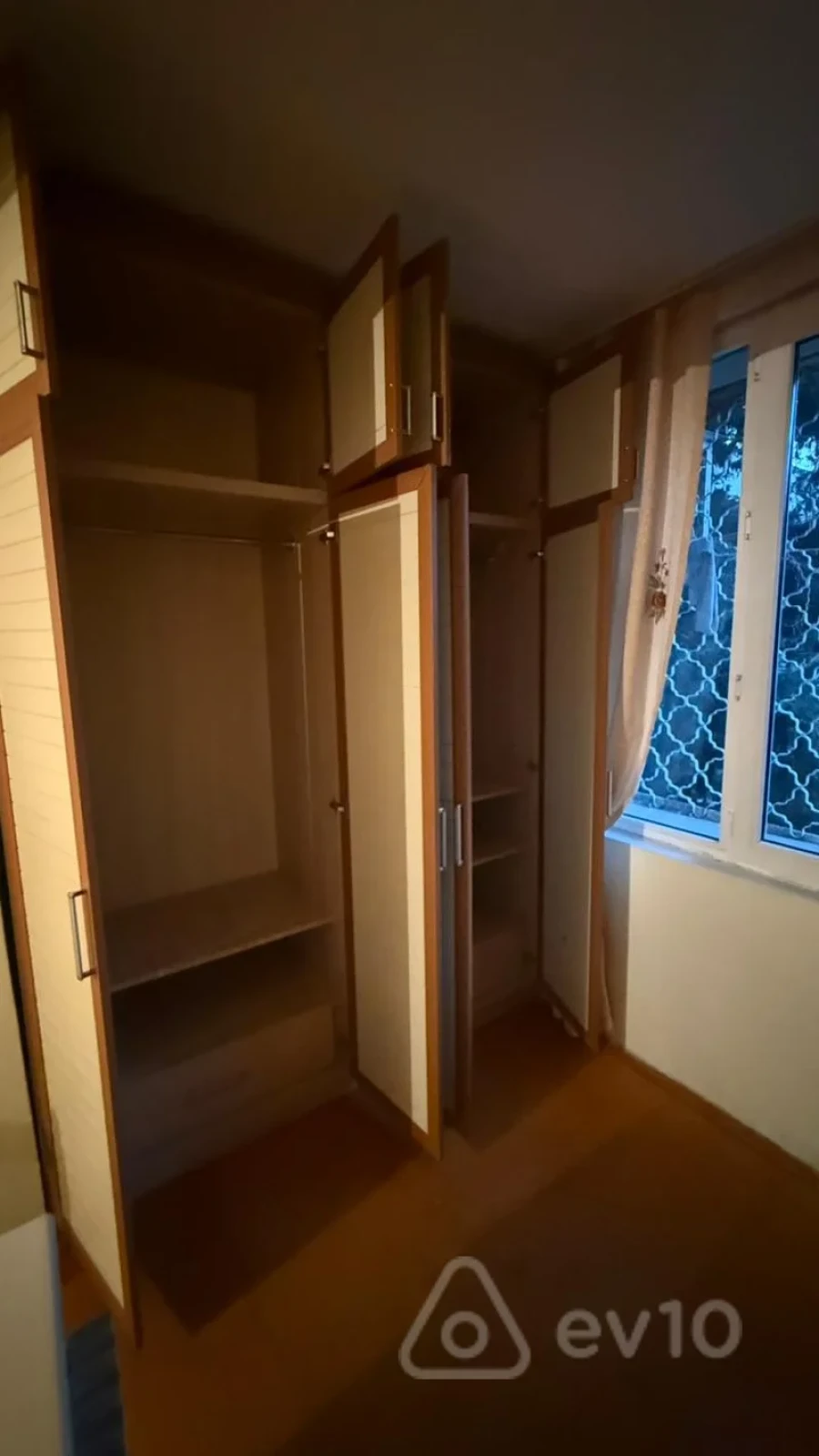 Kirayə verilir 2 otaqlı köhnə tikili 60 m²