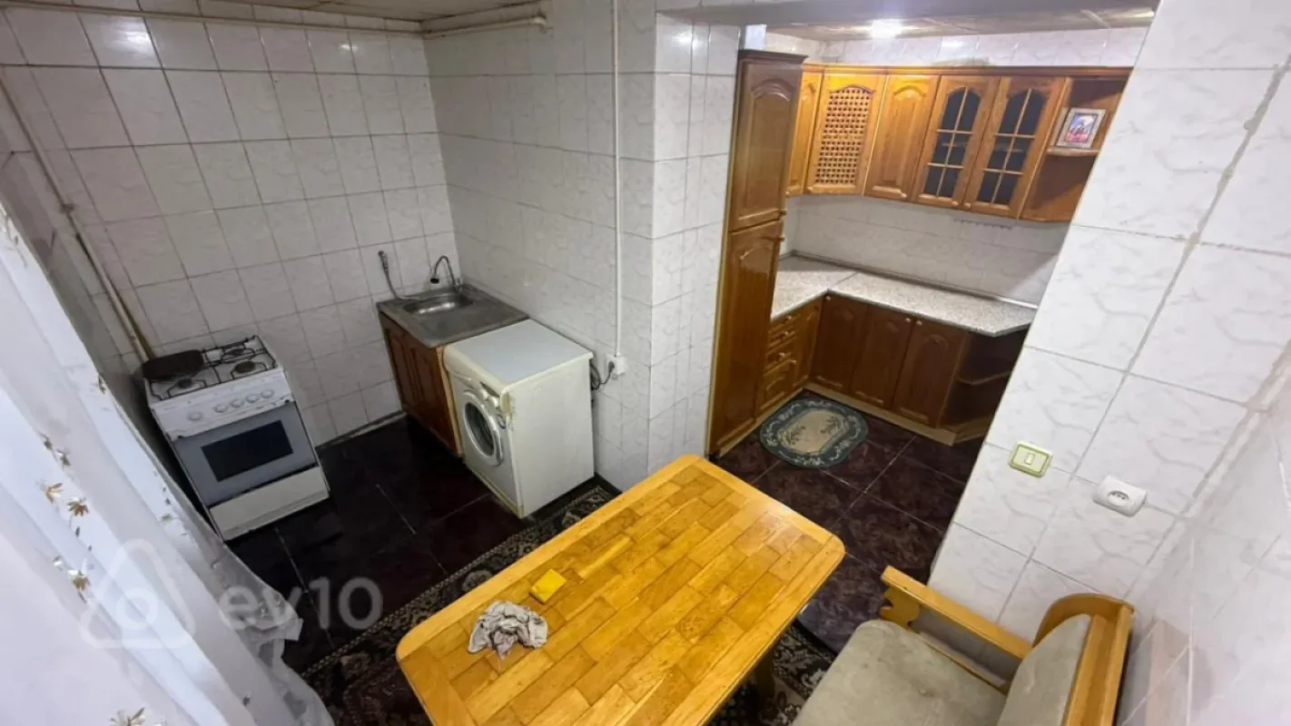 Kirayə verilir 2 otaqlı köhnə tikili 60 m²