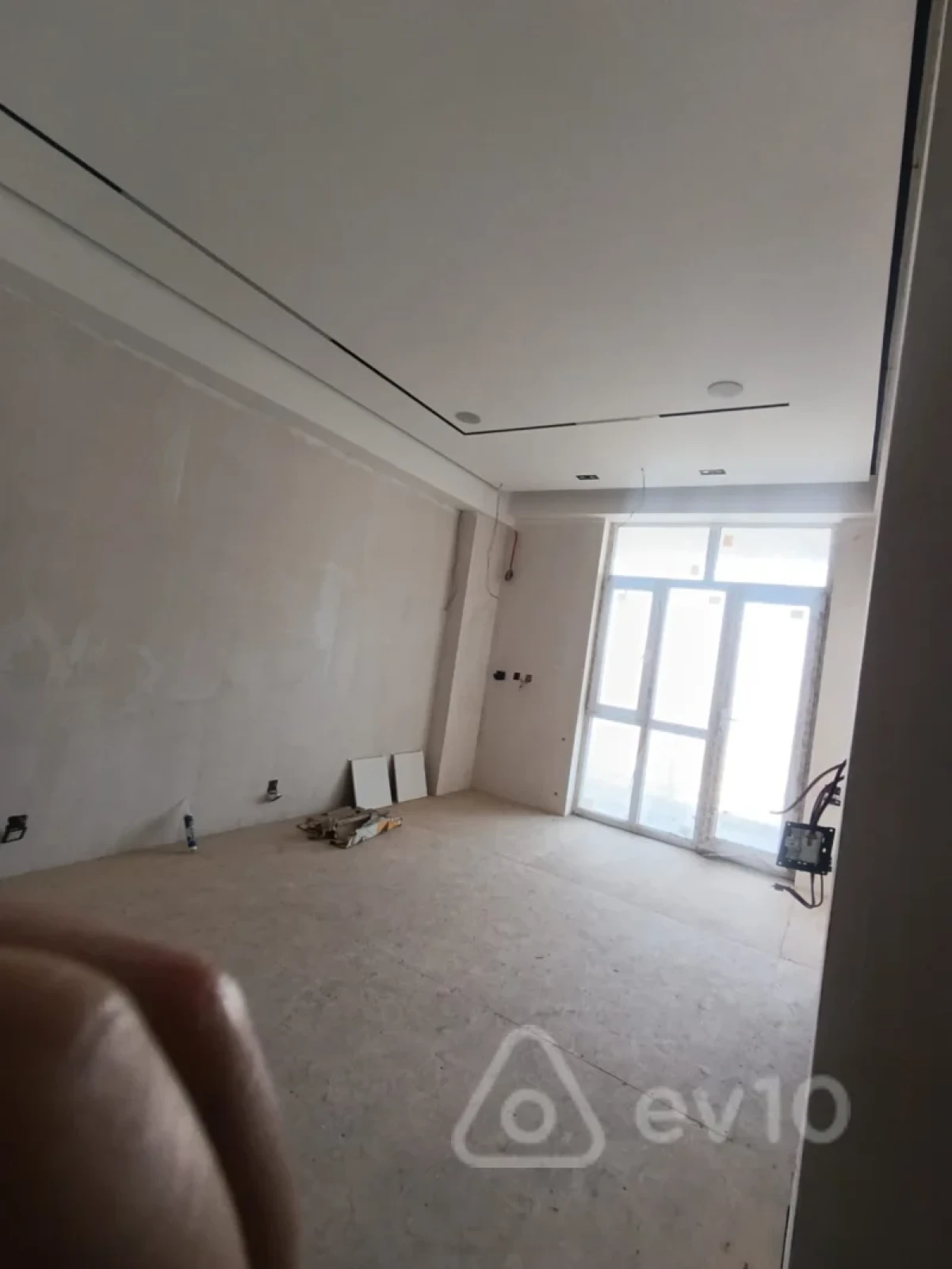 Satılır 2 otaqlı yeni tikili 60 m²