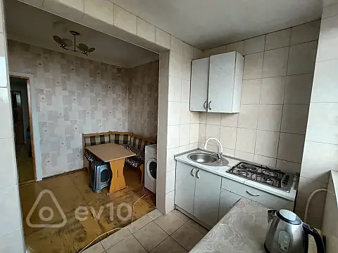 Kirayə verilir 2 otaqlı yeni tikili 50 m²