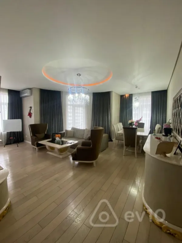 Satılır 3 otaqlı yeni tikili 160 m²