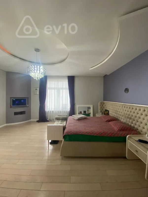 Satılır 3 otaqlı yeni tikili 160 m²