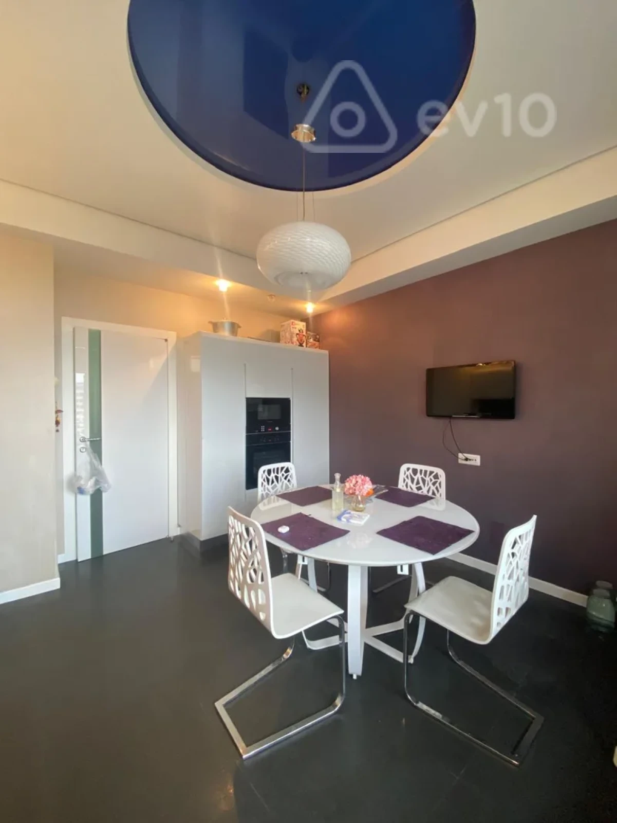 Satılır 3 otaqlı yeni tikili 160 m²