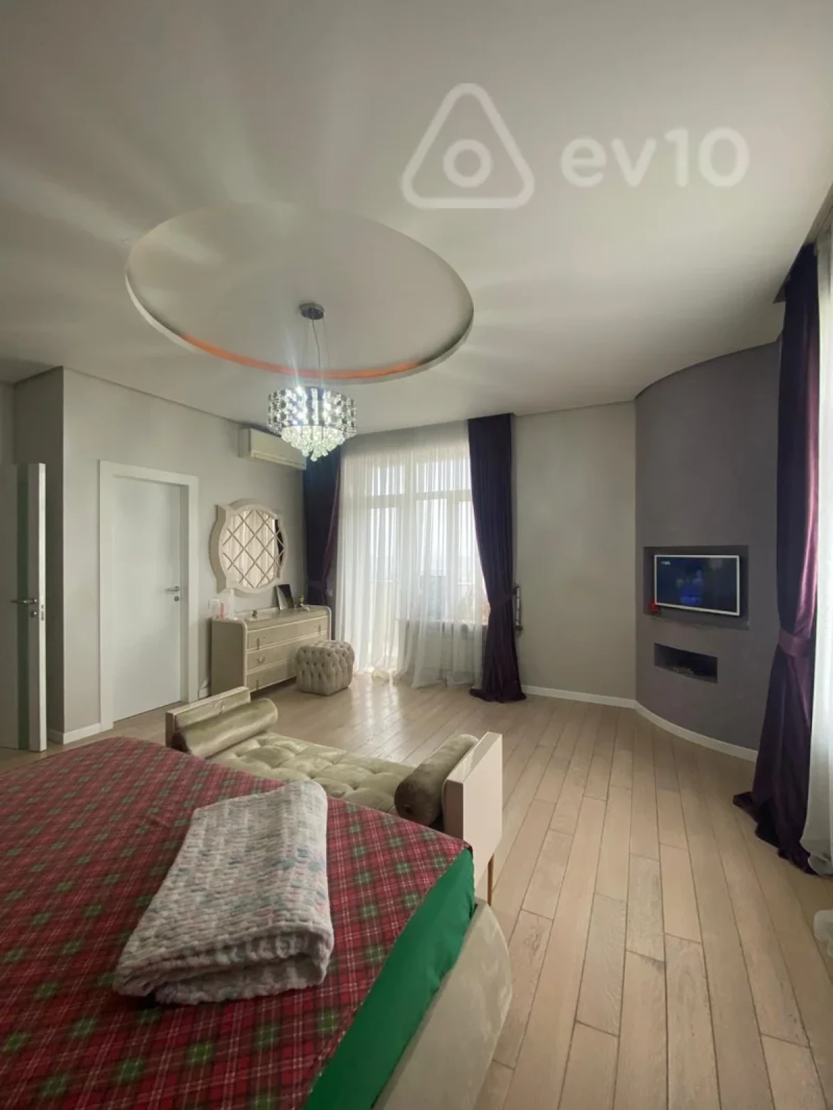 Satılır 3 otaqlı yeni tikili 160 m²
