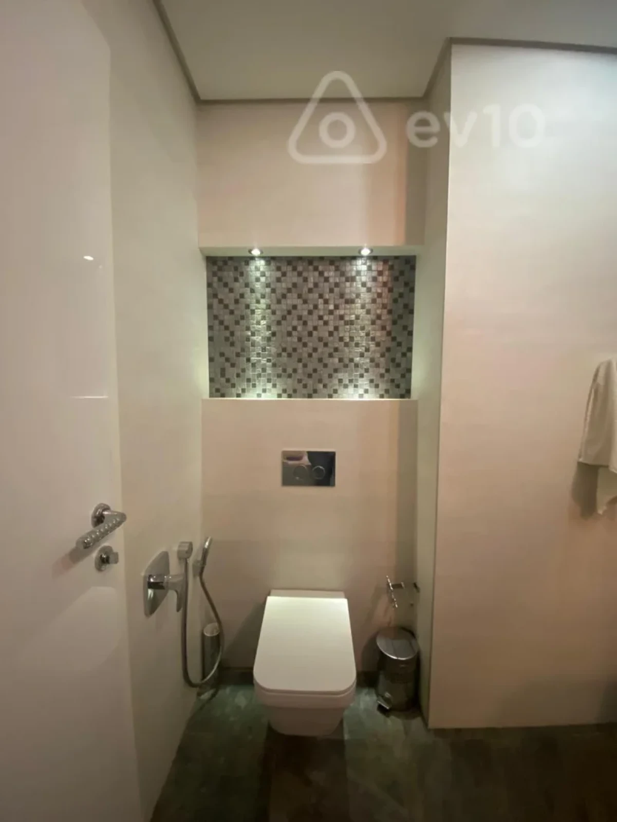 Satılır 3 otaqlı yeni tikili 160 m²