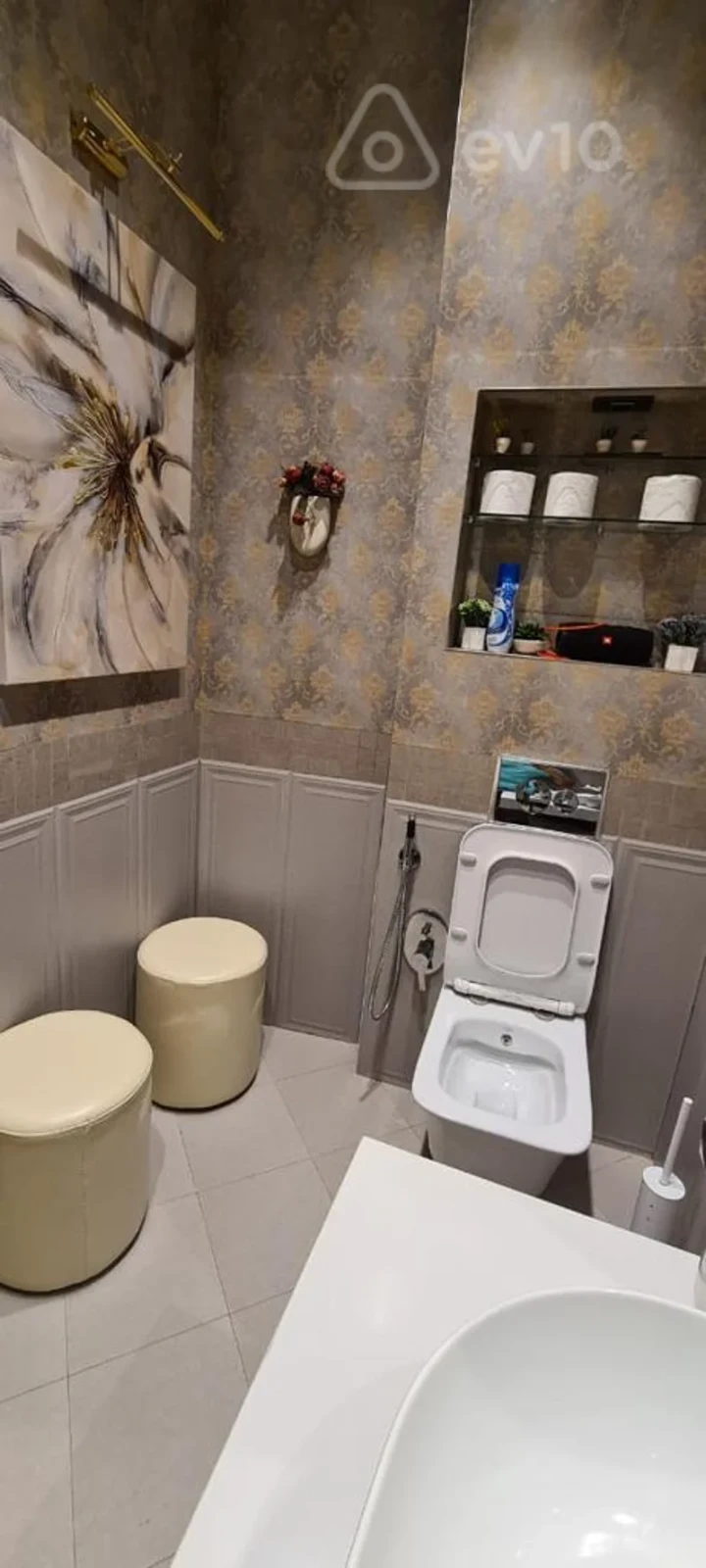 Kirayə verilir 5 otaqlı yeni tikili 246 m²