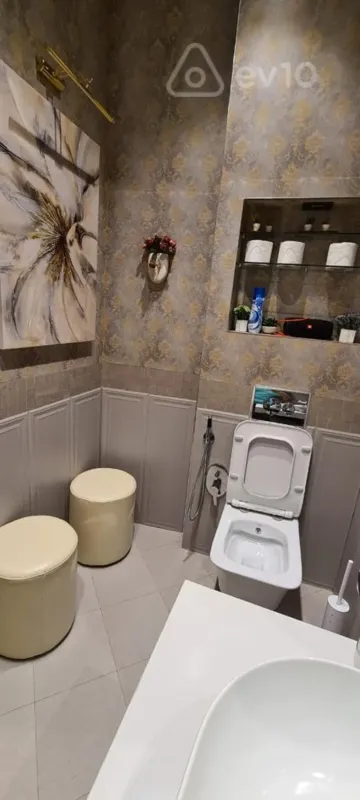 Kirayə verilir 5 otaqlı yeni tikili 246 m²