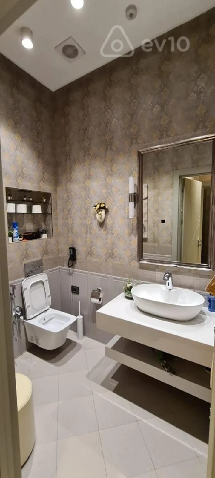 Kirayə verilir 5 otaqlı yeni tikili 246 m²