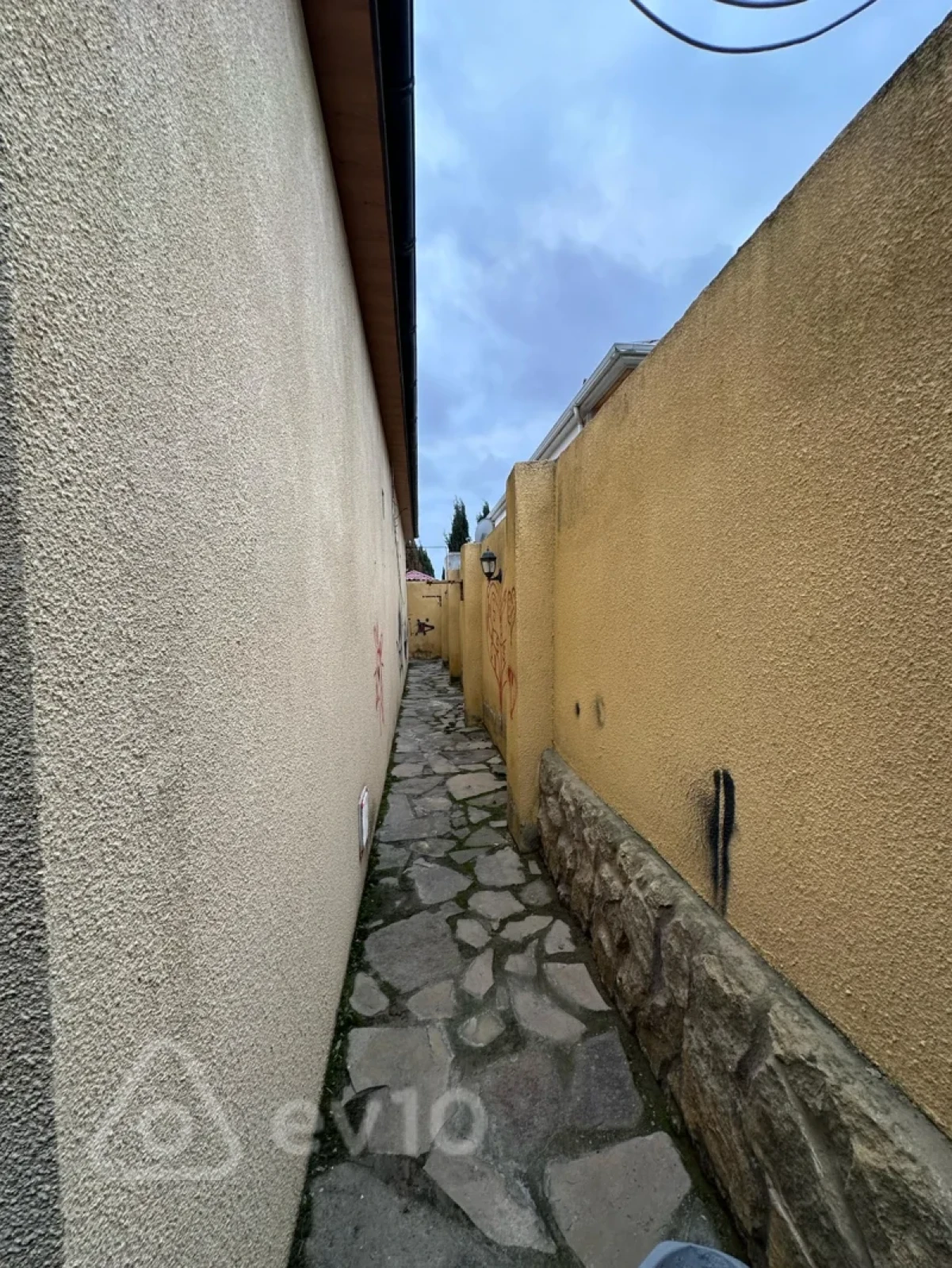 Satılır 4 otaqlı həyət evi 222 m²