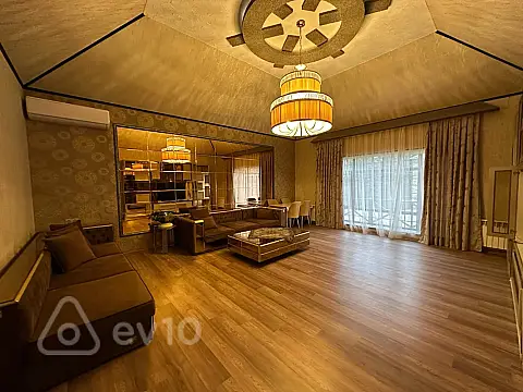 Satılır 4 otaqlı həyət evi 222 m²