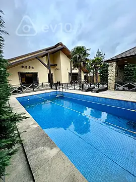 Satılır 4 otaqlı həyət evi 222 m²