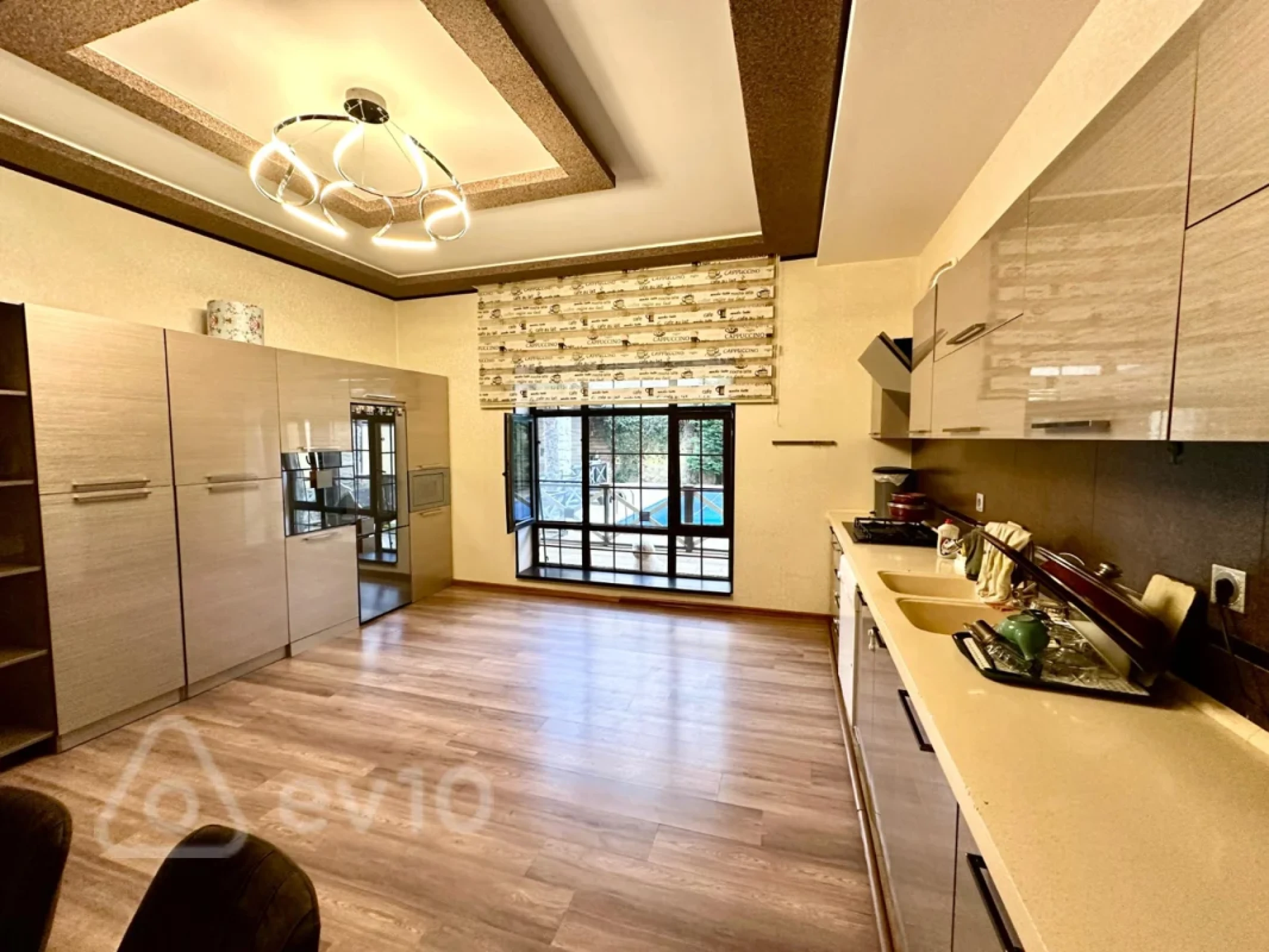 Satılır 4 otaqlı həyət evi 222 m²