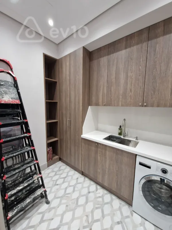Kirayə verilir 3 otaqlı yeni tikili 160 m²