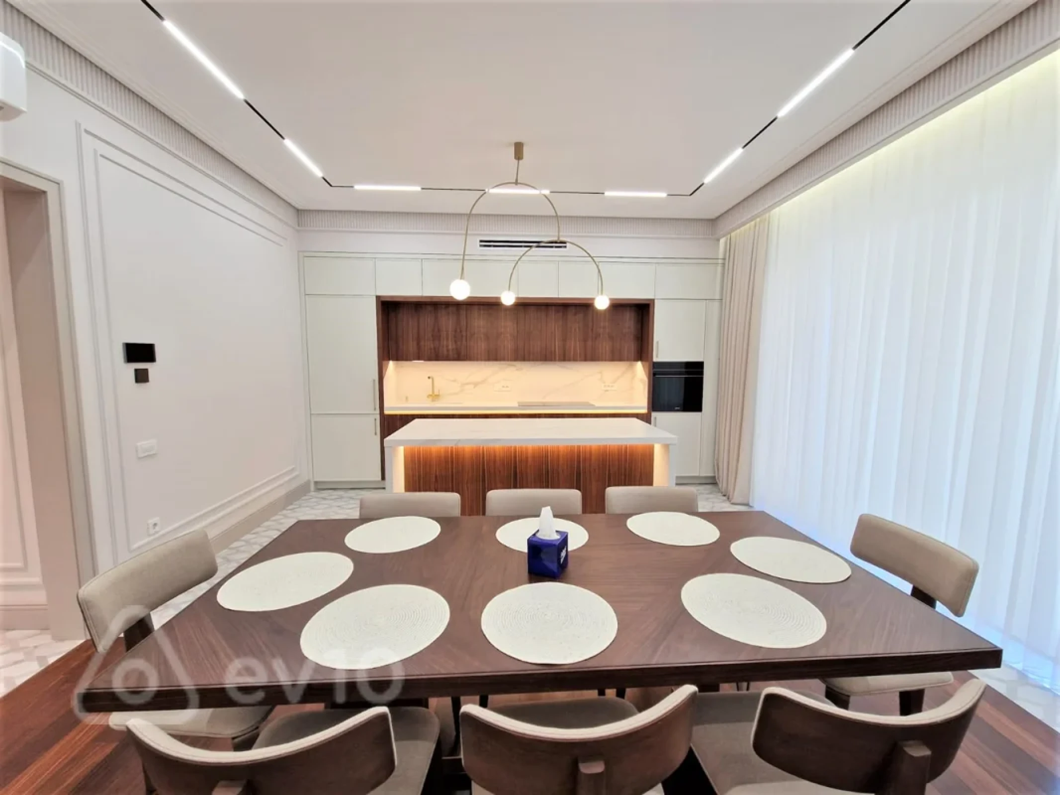 Kirayə verilir 3 otaqlı yeni tikili 160 m²