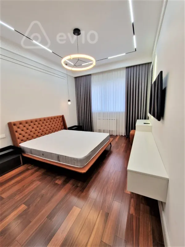 Kirayə verilir 3 otaqlı yeni tikili 160 m²