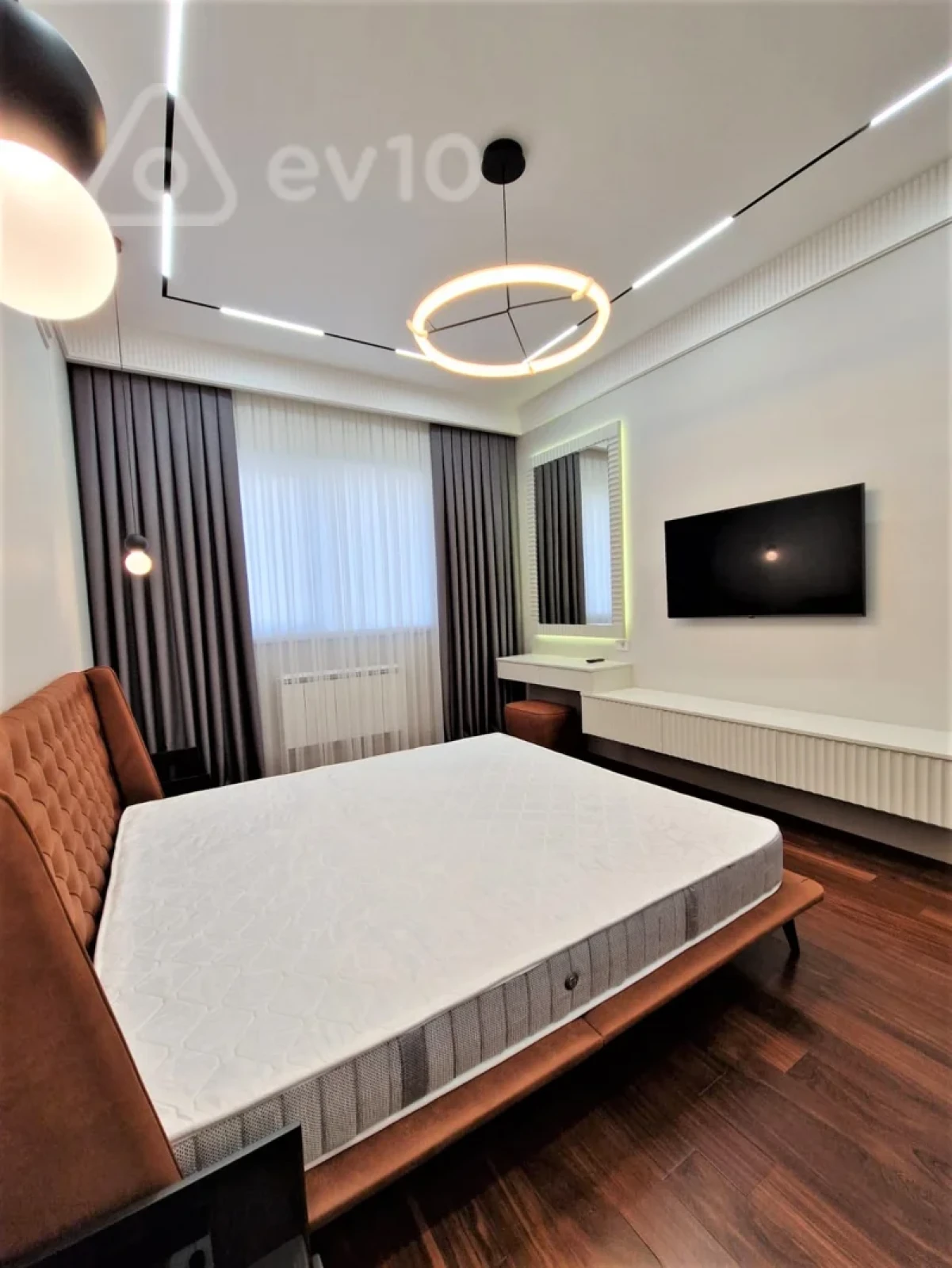 Kirayə verilir 3 otaqlı yeni tikili 160 m²