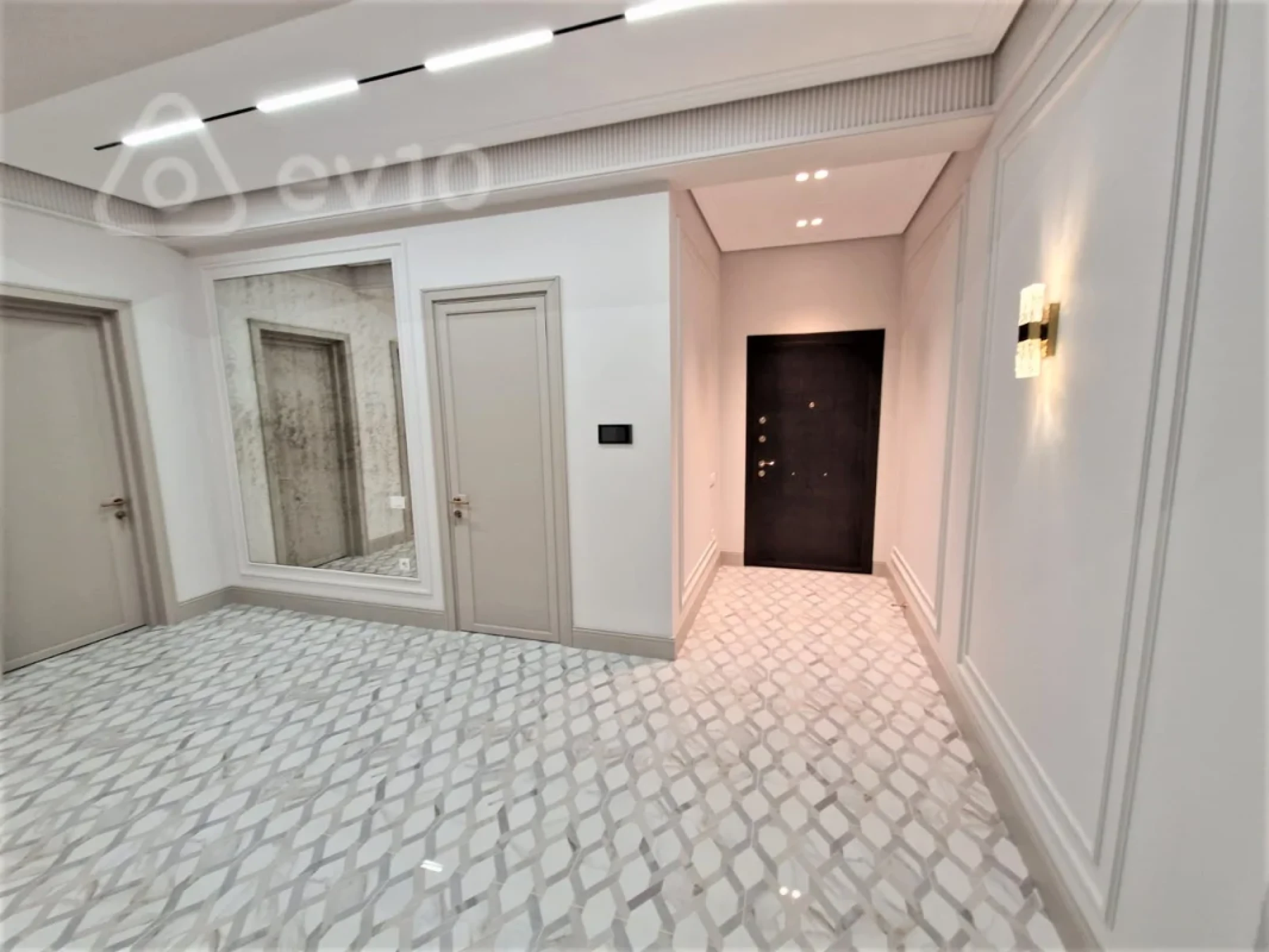 Kirayə verilir 3 otaqlı yeni tikili 160 m²