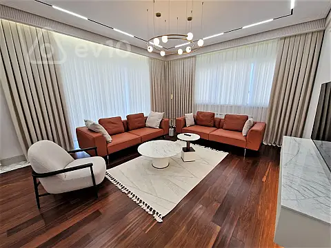 Kirayə verilir 3 otaqlı yeni tikili 160 m²