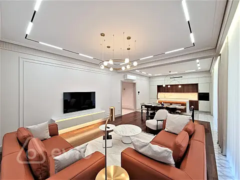 Kirayə verilir 3 otaqlı yeni tikili 160 m²