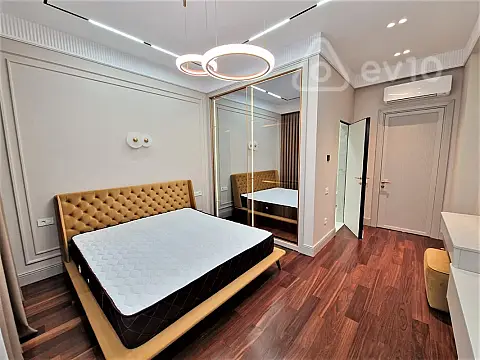 Kirayə verilir 3 otaqlı yeni tikili 160 m²