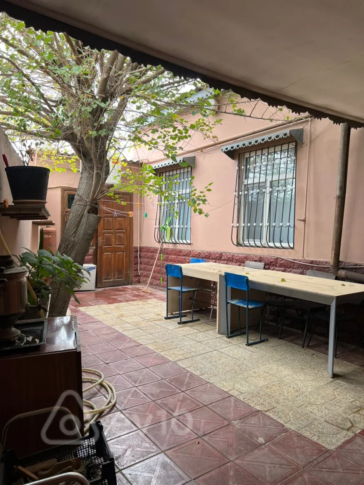 Satılır 5 otaqlı həyət evi 180 m²
