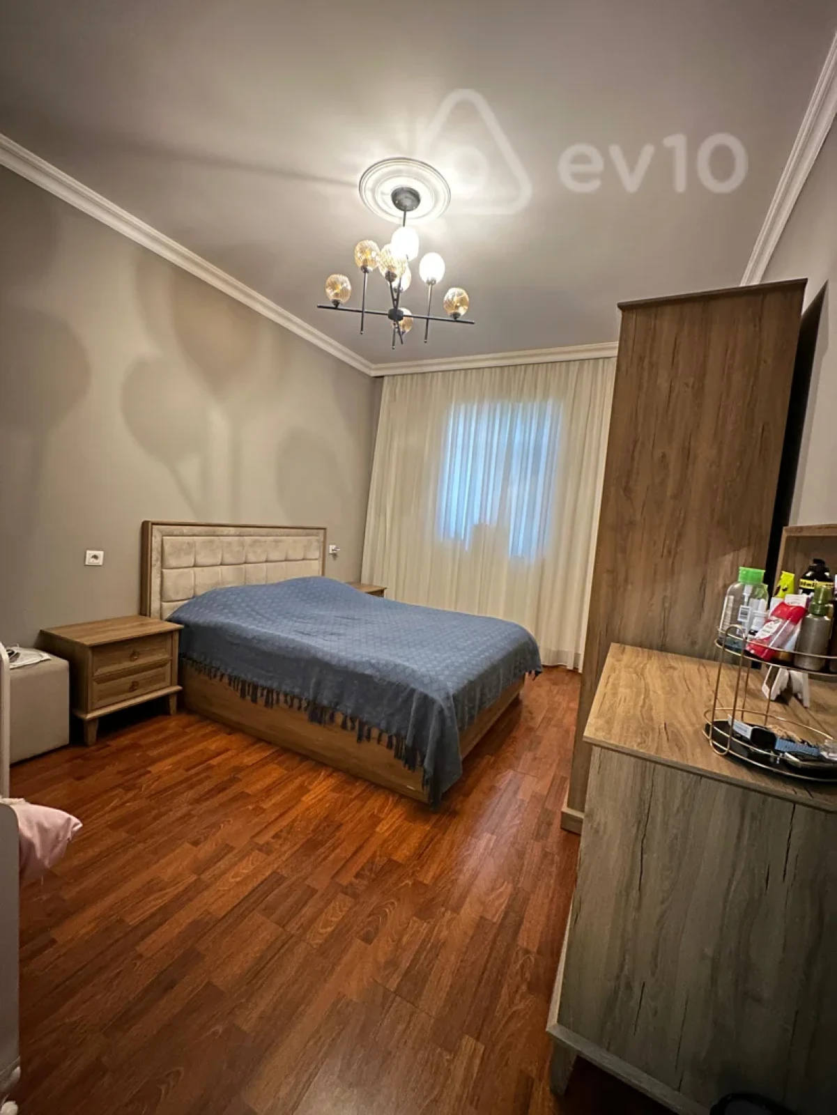Satılır 5 otaqlı həyət evi 180 m²