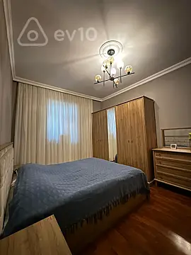 Satılır 5 otaqlı həyət evi 180 m²
