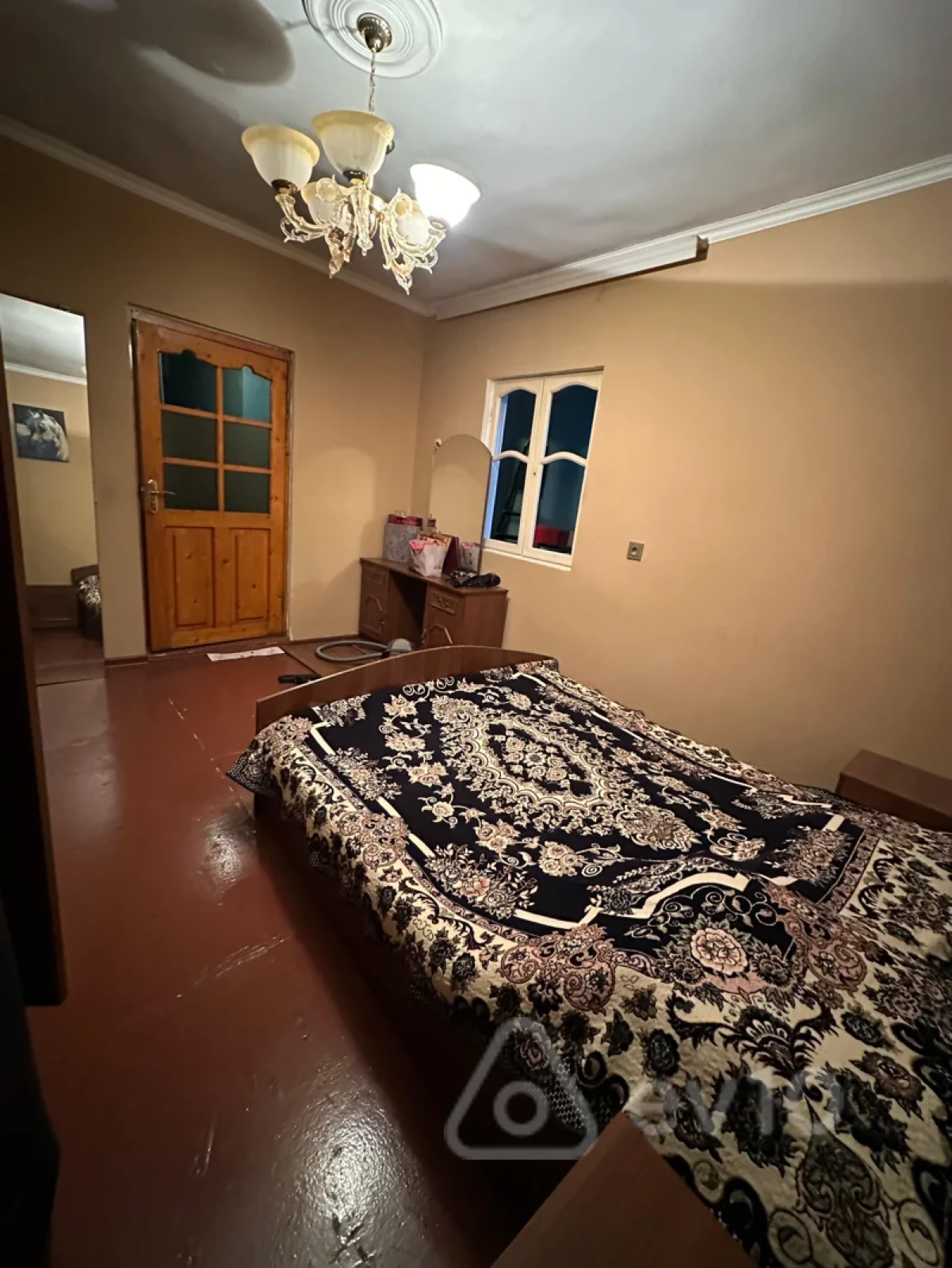 Satılır 5 otaqlı həyət evi 180 m²