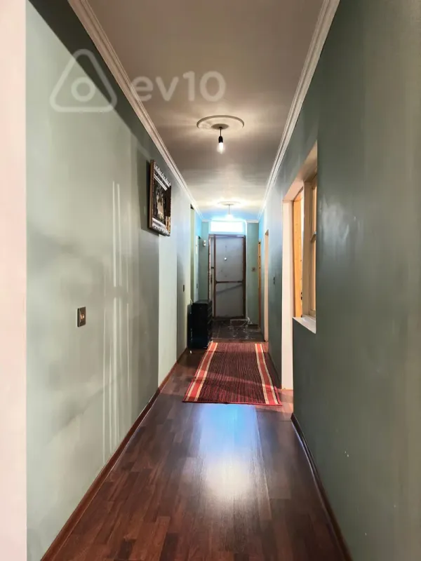 Satılır 5 otaqlı həyət evi 180 m²