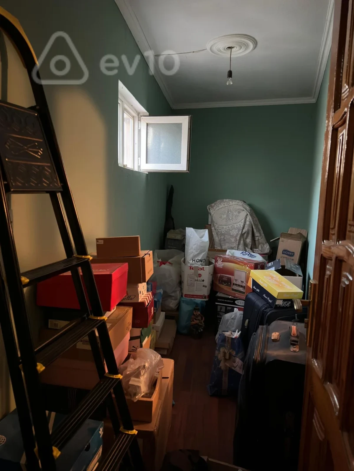 Satılır 5 otaqlı həyət evi 180 m²