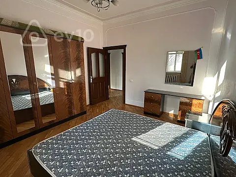 Kirayə verilir 2 otaqlı yeni tikili 70 m²