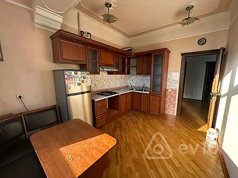Kirayə verilir 2 otaqlı yeni tikili 70 m²