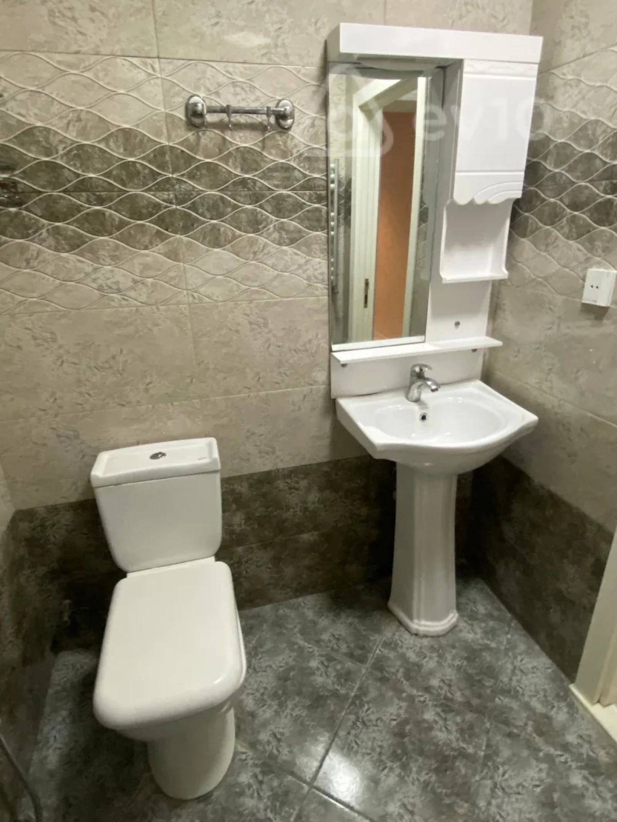 Kirayə verilir 2 otaqlı yeni tikili 65 m²