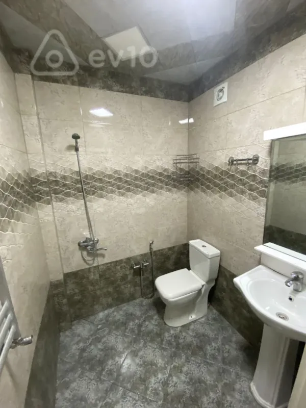 Kirayə verilir 2 otaqlı yeni tikili 65 m²