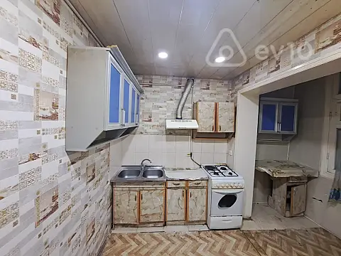 Kirayə verilir 2 otaqlı köhnə tikili 70 m²