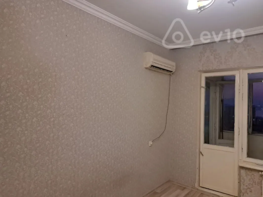 Kirayə verilir 2 otaqlı köhnə tikili 70 m²