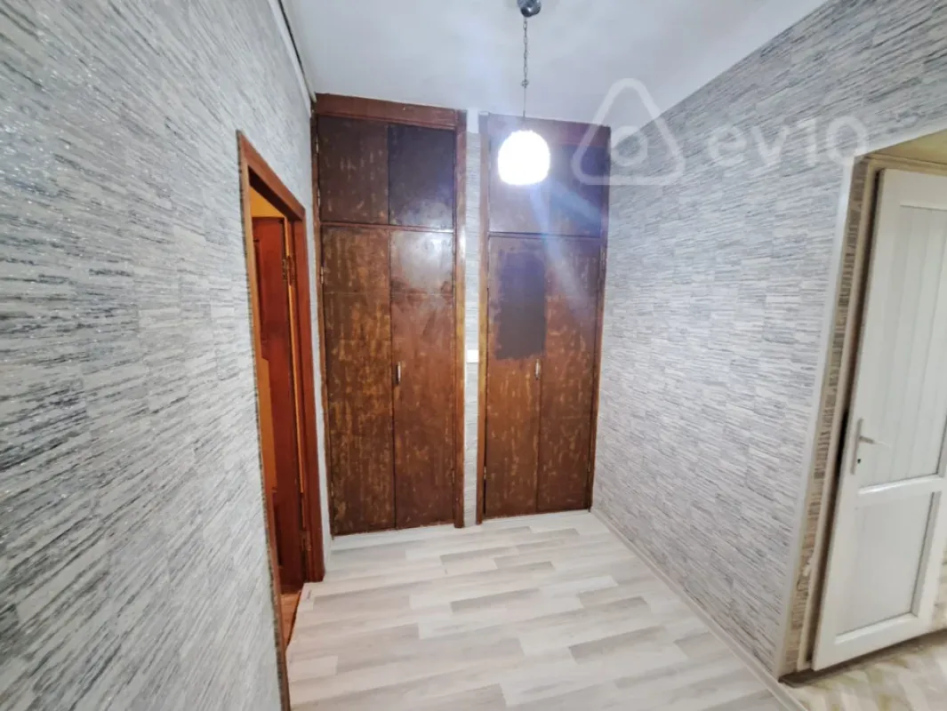 Kirayə verilir 2 otaqlı köhnə tikili 70 m²