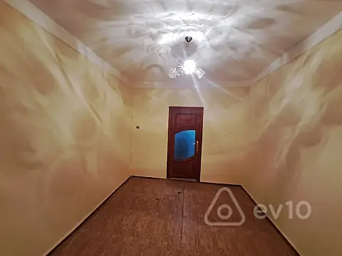 Kirayə verilir 2 otaqlı köhnə tikili 70 m²