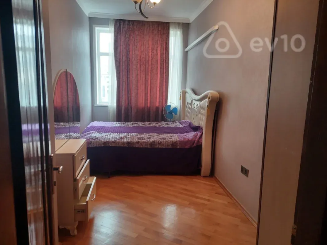 Kirayə verilir 2 otaqlı yeni tikili 60 m²