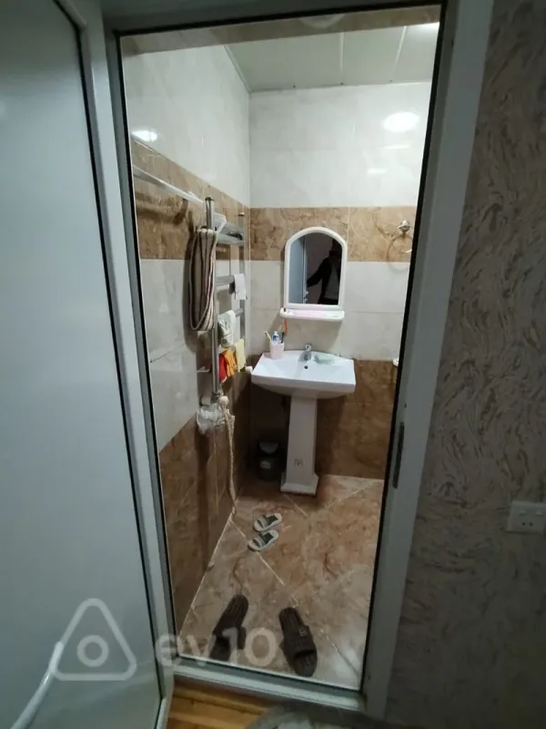 Satılır 4 otaqlı həyət evi 120 m²