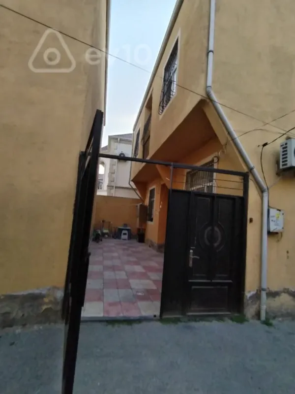 Satılır 4 otaqlı həyət evi 120 m²