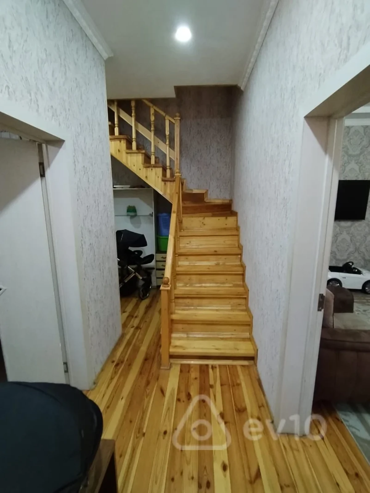 Satılır 4 otaqlı həyət evi 120 m²