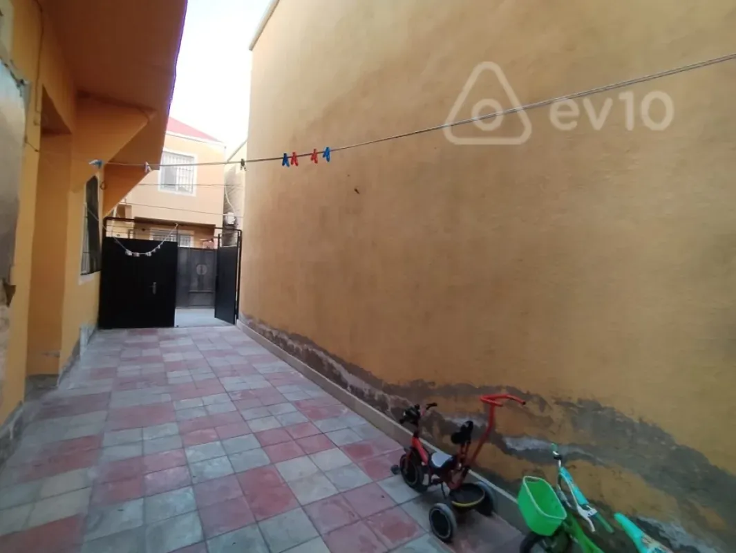 Satılır 4 otaqlı həyət evi 120 m²