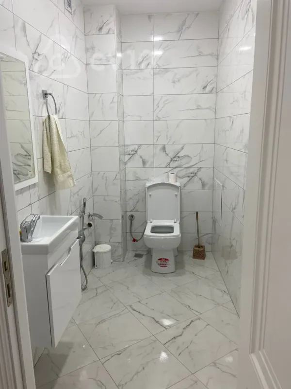 Kirayə verilir 3 otaqlı yeni tikili 150 m²