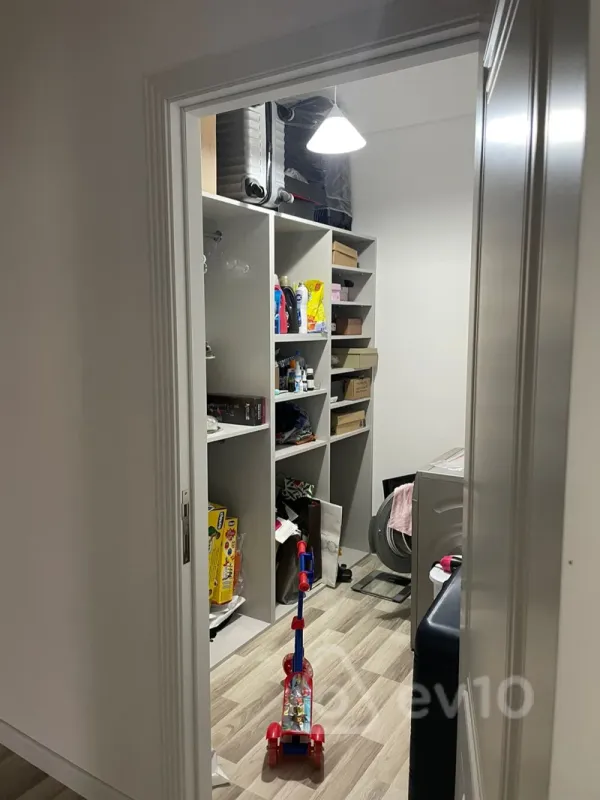 Kirayə verilir 3 otaqlı yeni tikili 150 m²