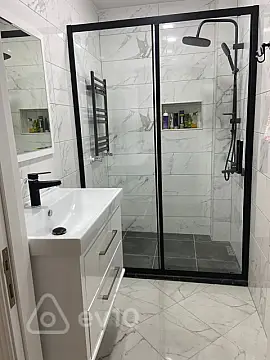 Kirayə verilir 3 otaqlı yeni tikili 150 m²