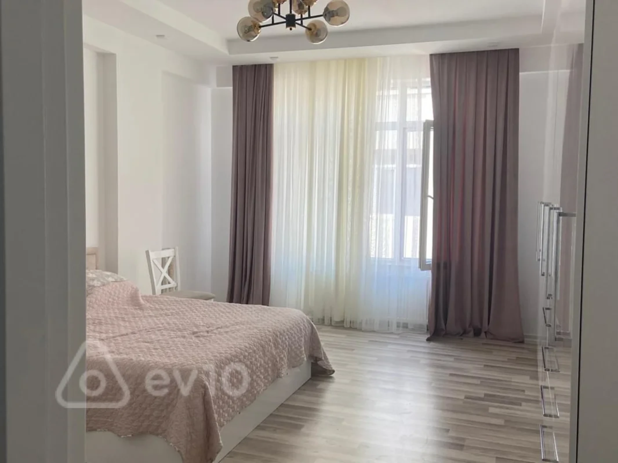 Kirayə verilir 3 otaqlı yeni tikili 150 m²