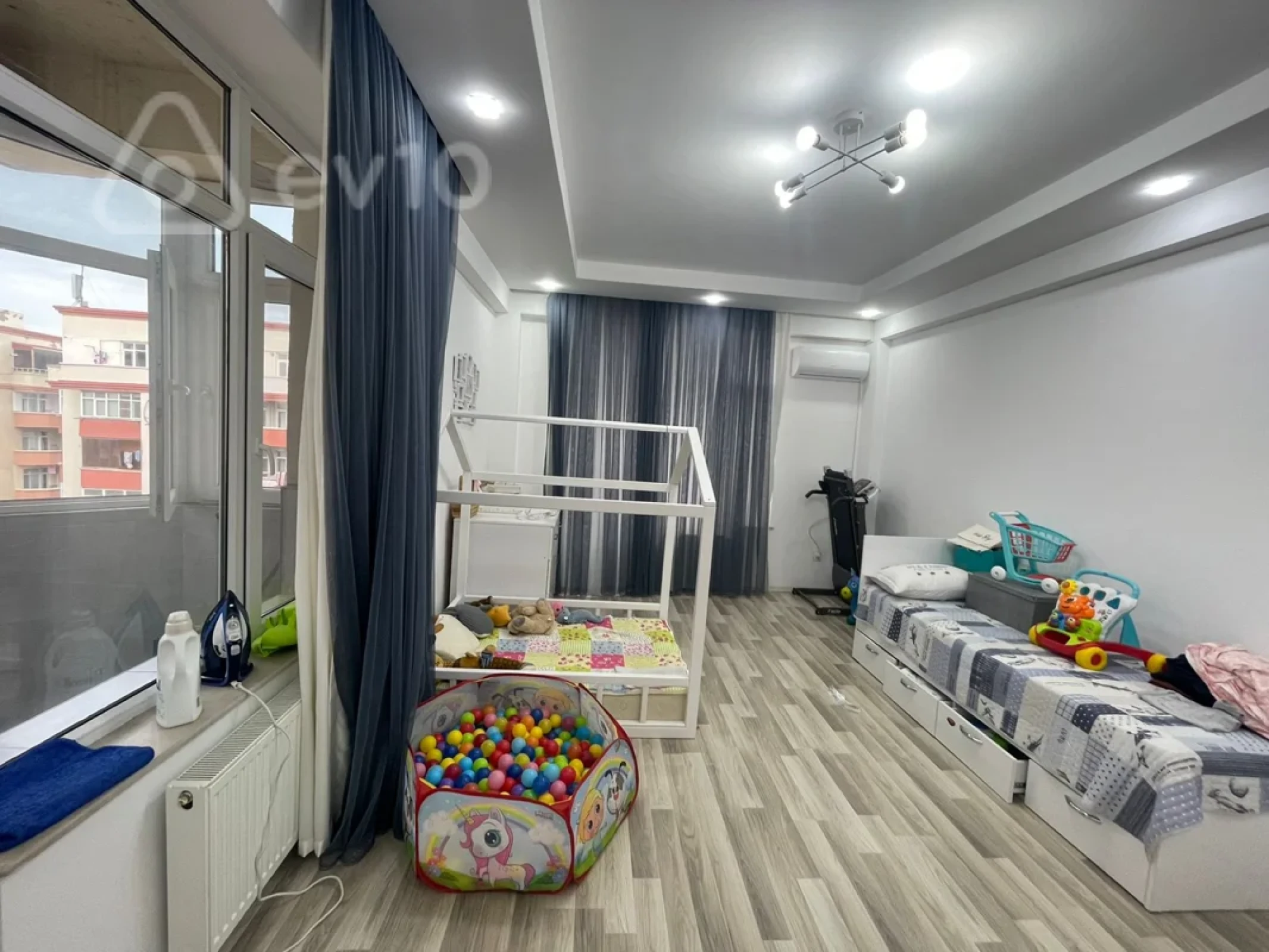 Kirayə verilir 3 otaqlı yeni tikili 150 m²