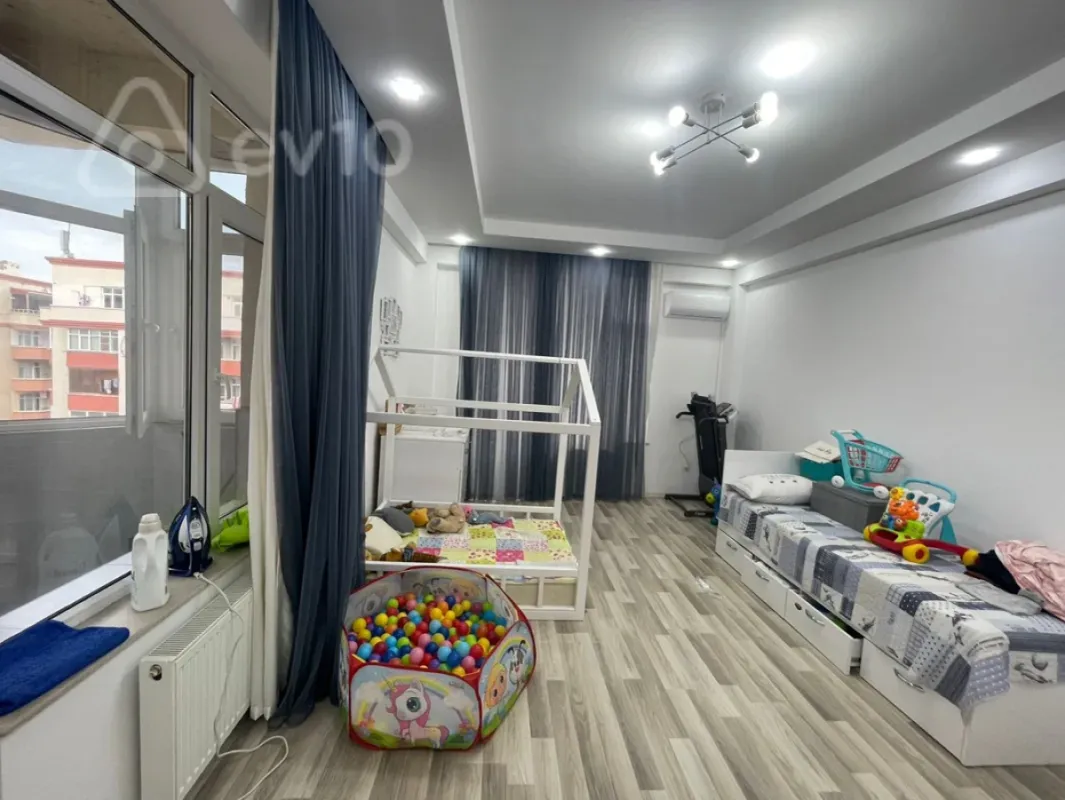 Kirayə verilir 3 otaqlı yeni tikili 150 m²