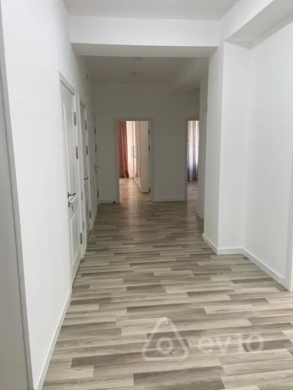 Kirayə verilir 3 otaqlı yeni tikili 150 m²